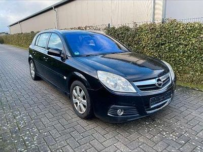 Usata Opel Signum 150 CV (110 kW) 2005 Nero Utilitaria