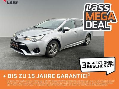 Gebraucht Toyota Avensis Comfort 147 PS (108 kW) 2015 Platinsilber metallic Kombi