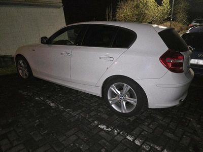 Gebraucht BMW 116 Lifestyle 122 PS (89 kW) 2011 Weiß Kleinwagen