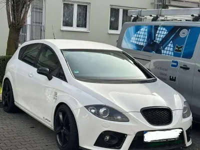 Używany Seat Leon CUPRA 241 KM (177 kW) 2007 Biały Hatchback