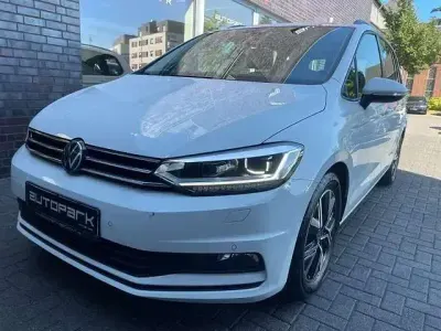 Gebraucht VW Touran Comfortline 150 PS (110 kW) 2025 Weiß Van / Kleinbus