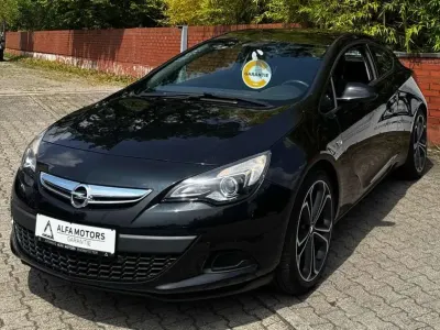 Gebraucht Opel Astra GTC 140 PS (102 kW) 2013 Karbonschw graphitschw midnigh Coupé