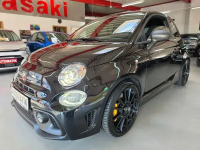 Używany Abarth 695 179 KM (131 kW) 2023 Czarny Hatchback