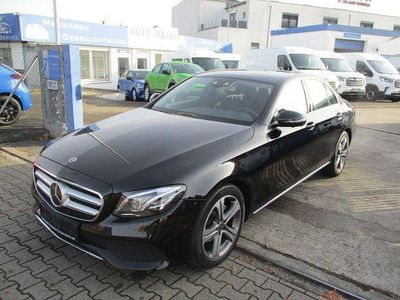 Obsidianschwarz Gebraucht 2016 Mercedes E220 Avantgarde Limousine | 27.950 € (Etwas zu teuer)