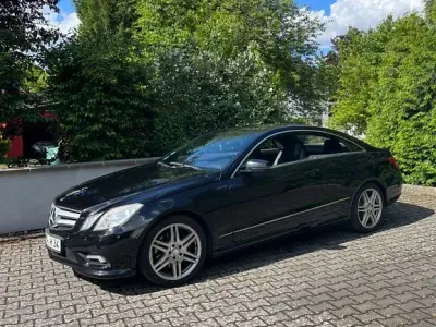 Gebraucht Mercedes E350 292 PS (214 kW) 2009 Schwarz Coupé