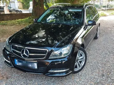 Gebraucht Mercedes C180 156 PS (114 kW) 2013 Schwarz Kombi