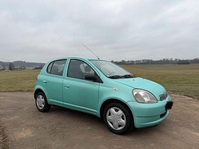 Grün Gebraucht 2000 Toyota Yaris Kleinwagen | 2.590 € (Fairer Preis)
