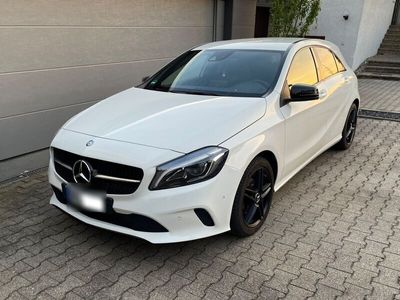 gebraucht Mercedes A180 d Urban*Nightpaket*Rückfahrkamera*SHZ*...