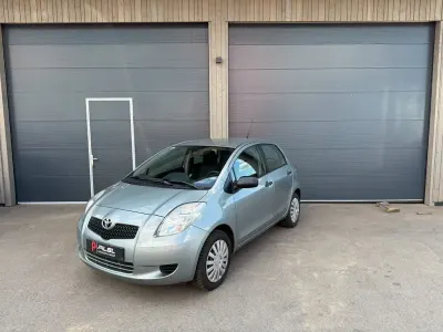 Gebraucht Toyota Yaris Cool 69 PS (50 kW) 2007 Silber Kleinwagen
