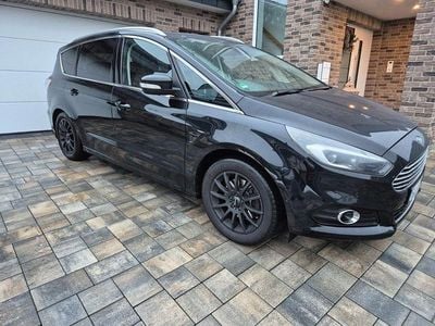 Schwarz Gebraucht 2016 Ford S-MAX S Van / Kleinbus | 11.750 € (Fairer Preis)