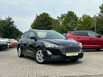Gebraucht Ford Focus Cool & Connect 125 PS (91 kW) 2022 Schwarz Limousine