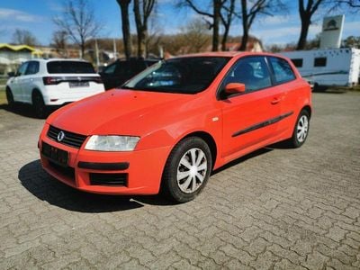 Begagnad Fiat Stilo Active 103 HK (75 kW) 2003 Röd Sedan