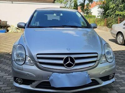 Mercedes R300