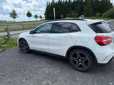Mercedes GLA220