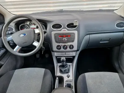 Gebraucht Ford Focus 95 PS (69 kW) 2010 Andere farben Kombi