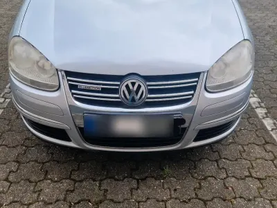 Gebraucht VW Golf V 105 PS (77 kW) 2008 Silber