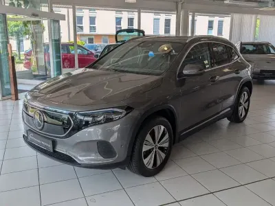 Gebraucht Mercedes EQA250 Progressive 139 kW (190 PS) 2023 Mountaingrau SUV