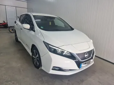 Gebraucht Nissan Leaf Acenta 110 kW (150 PS) 2019 Weiß Kleinwagen