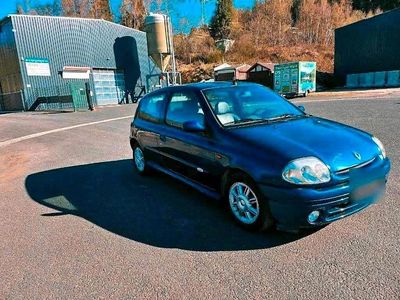Gebraucht Renault Clio II 107 PS (78 kW) 2001 Blau Kleinwagen