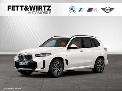 Mineralweiss metallic Gebraucht 2025 BMW X5 M Sport SUV | 79.779 € (Superpreis)