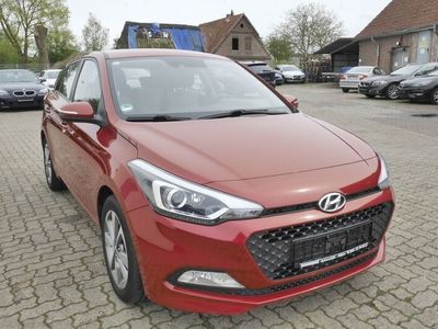 gebraucht Hyundai i20 1.4 Intro Edition Klimaaut./Spurhal./1-Hand