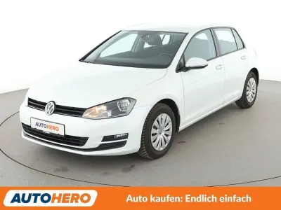 Gebraucht VW Golf VII Trendline 110 PS (80 kW) 2016 Weiß Limousine