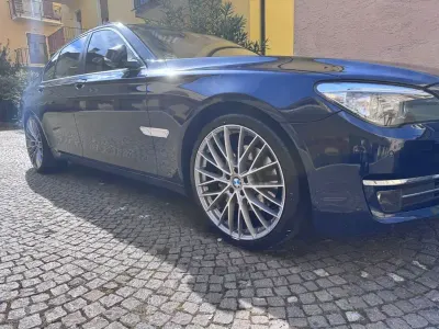 Gebraucht BMW 730 258 PS (189 kW) 2012 Blau Limousine