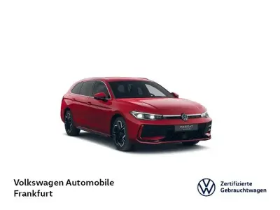Gebraucht VW Passat R-line 177 PS (130 kW) 2025 Chilirot metallic Kombi