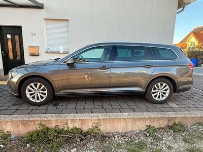 Gebraucht VW Passat Trendline 150 PS (110 kW) 2016 Grau Kombi