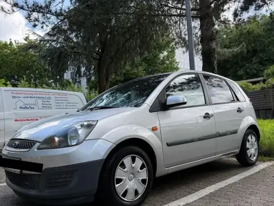 Gebraucht Ford Fiesta 69 PS (50 kW) 2006 Grau Kleinwagen