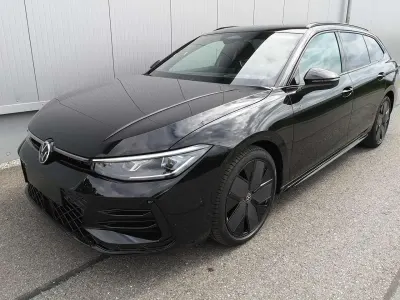 Neu VW Passat R-line 193 PS (141 kW) 2026 Grenadilschwarz metallic Kombi