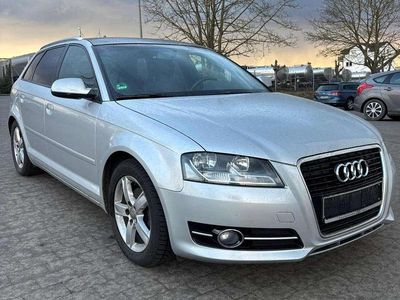 Gebraucht Audi A3 Attraction 105 PS (77 kW) 2012 Eissilber metallic Kleinwagen