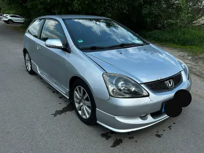 Käytetty Honda Civic Sport 90 HP (66 kW) 2004 Hopea Sedan