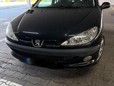 Gebraucht Peugeot 206 68 PS (50 kW) 2004 Schwarz Kleinwagen