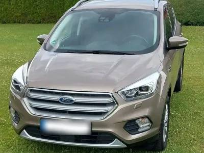Gebraucht Ford Kuga Titanium 150 PS (110 kW) 2019 Beige SUV