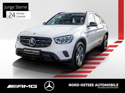 Gebraucht Mercedes GLC300e Night 194 PS (142 kW) 2022 Unilack polarweiß SUV