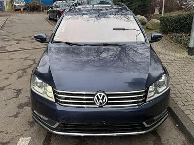 Gebraucht VW Passat Exclusive 140 PS (102 kW) 2012 Blau Kombi