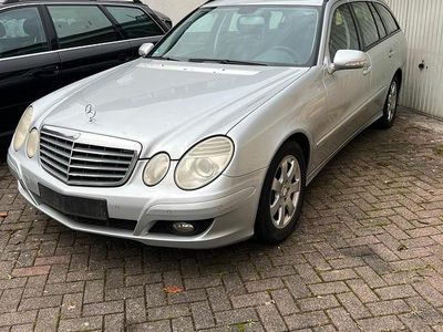 Mercedes E280