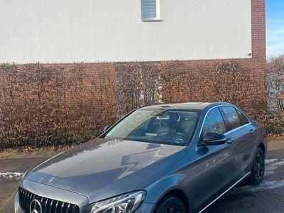 Grau Gebraucht 2018 Mercedes C200 Limousine | 26.900 €