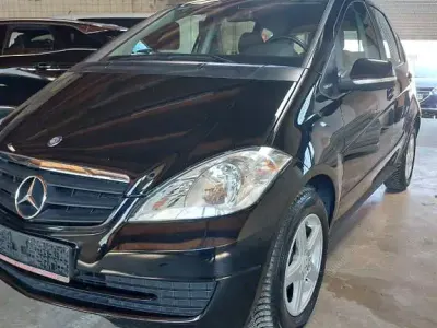 Gebraucht Mercedes A160 95 PS (69 kW) 2011 Schwarz Kleinwagen