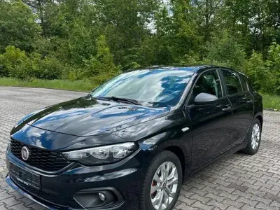 Gebraucht Fiat Tipo Pop 95 PS (69 kW) 2019 Schwarz Limousine