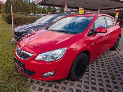 Gebraucht Opel Astra Edition 87 PS (63 kW) 2010 Rot Limousine