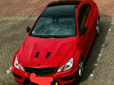 Usata Mercedes E350 306 CV (225 kW) 2009 Rosso Coupé