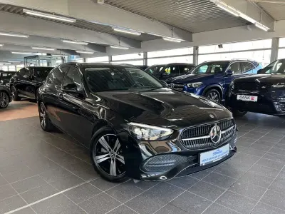 Gebraucht Mercedes 220 Avantgarde 200 PS (147 kW) 2022 Schwarz Limousine
