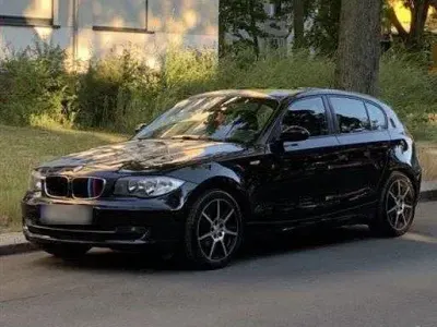 Gebraucht BMW 116 Basis 122 PS (89 kW) 2008 Schwarz Kleinwagen