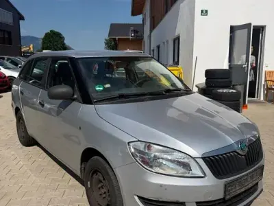Gebraucht Skoda Fabia Active 75 PS (55 kW) 2013 Silber Kombi