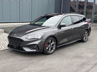 Grau Gebraucht 2022 Ford Focus ST-Line Kombi | 14.950 € (Guter Preis)
