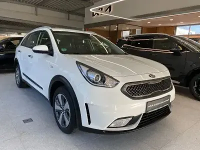 Second-hand Kia Niro Vision 141 CP (103 kW) 2018 Alb SUV