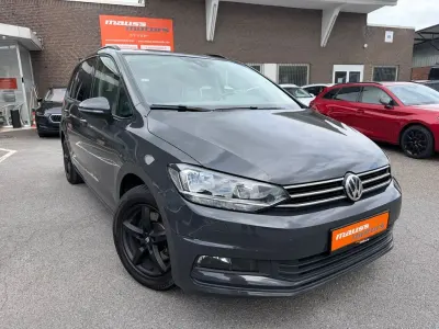 Gebraucht VW Touran Comfortline 150 PS (110 kW) 2019 Grau Van / Kleinbus