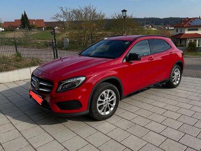 Gebraucht Mercedes GLA220 StreetStyle 170 PS (125 kW) 2015 Rot SUV